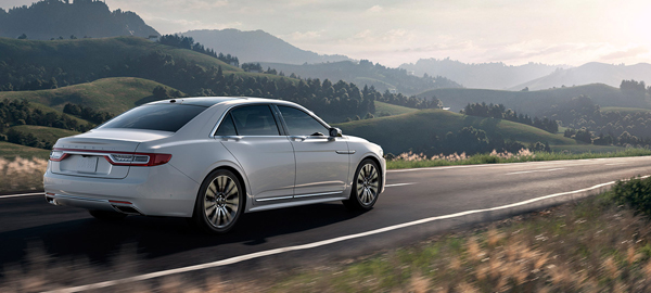 2017 Lincoln Continental Price3
