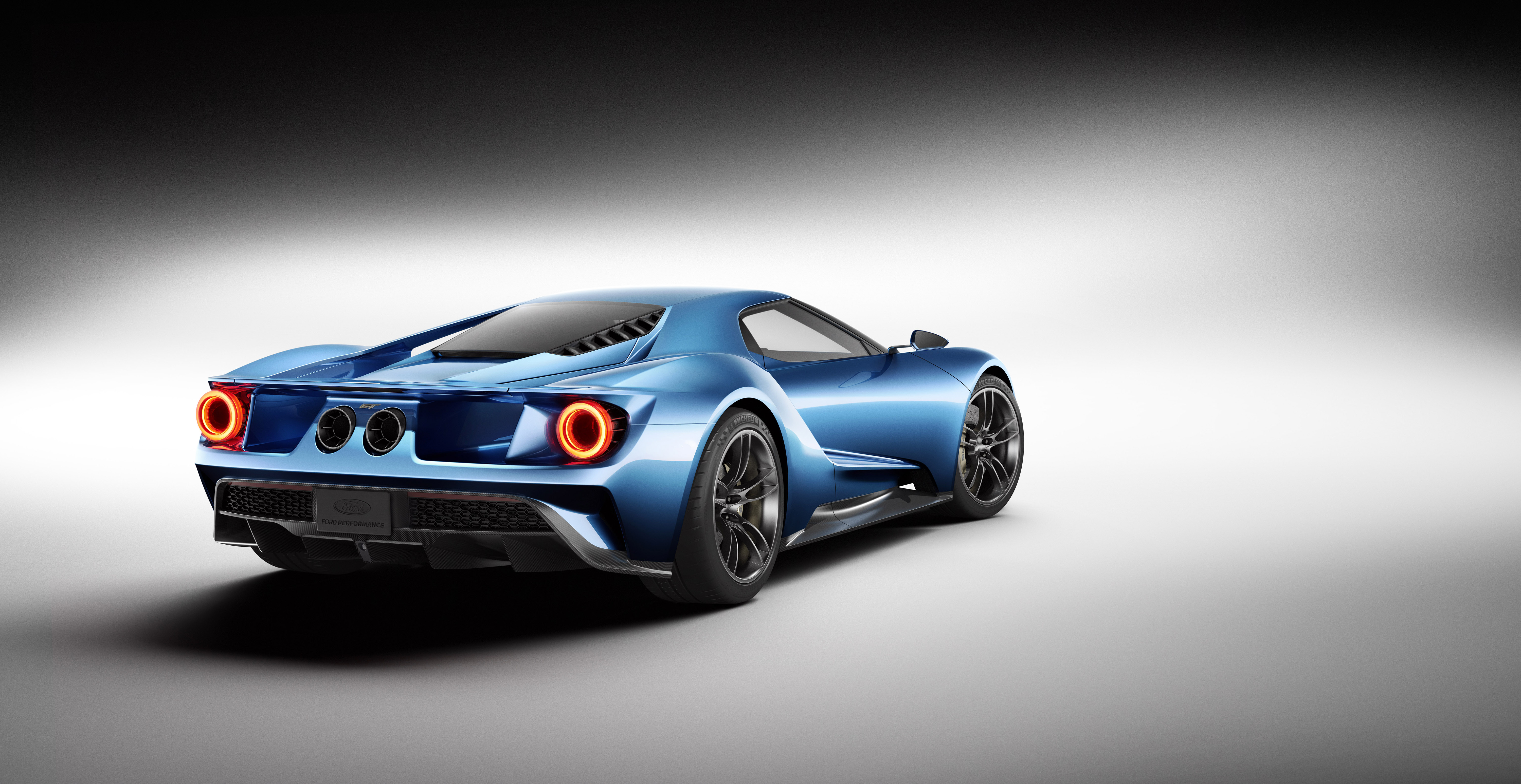 All-New Ford GT L-R, 3/4 Front, January 2015