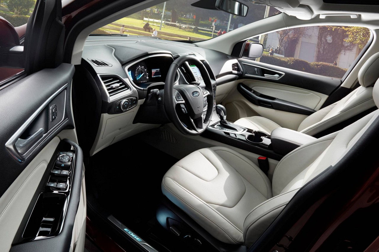 2018 Ford Edge Titanium11