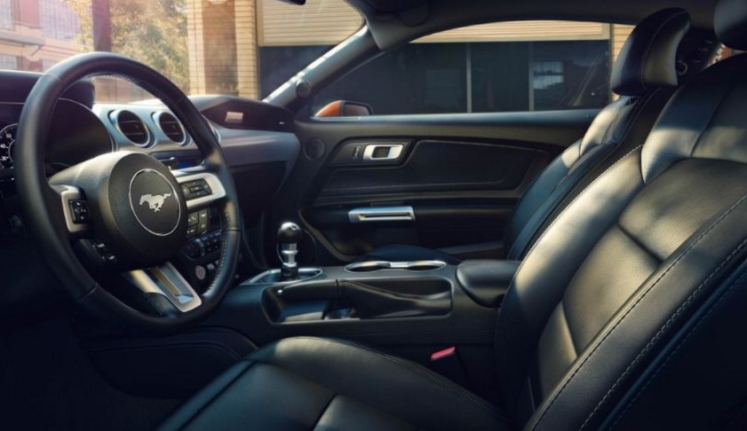 2018 Ford Mustang Convertible10