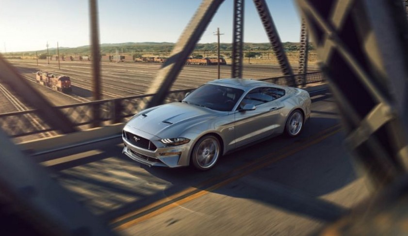 2018 Ford Mustang Convertible3