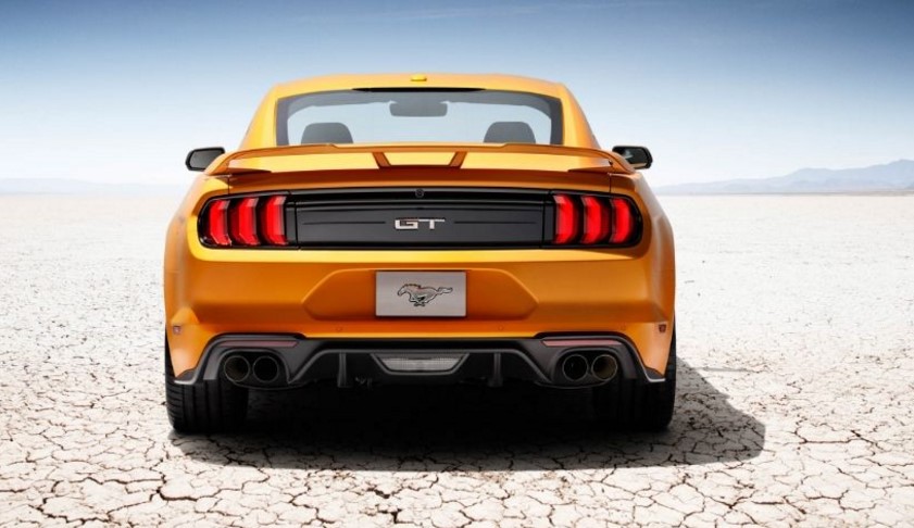 2018 Ford Mustang Convertible4