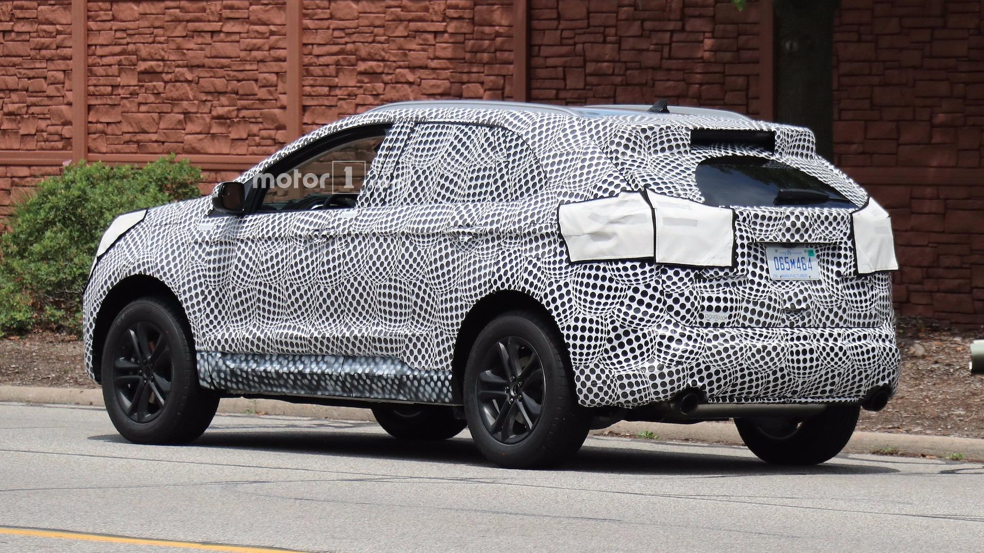 2019 Ford Edge1