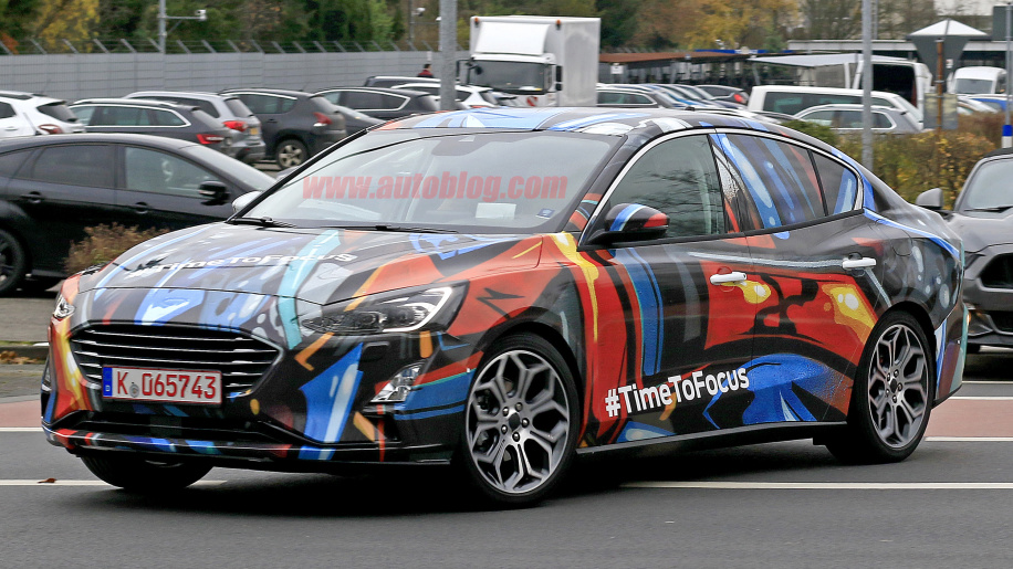 2019 Ford Focus Sedan1