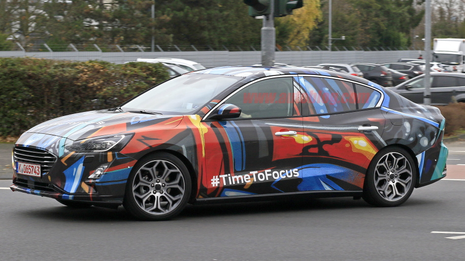 2019 Ford Focus Sedan2