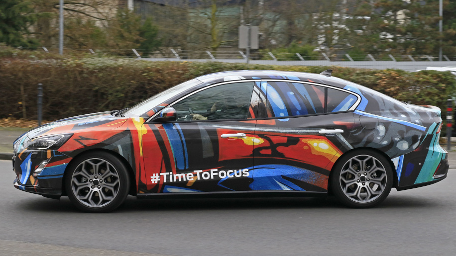 2019 Ford Focus Sedan3