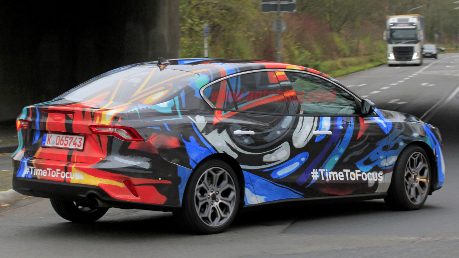 2019 Ford Focus Sedan6