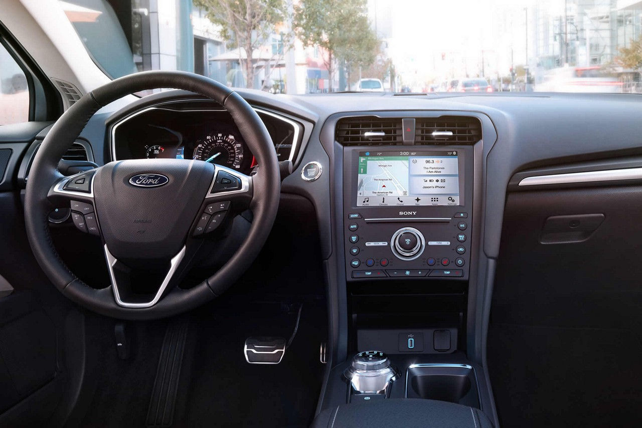 2018 Ford Fusion Hybrid SE Interior